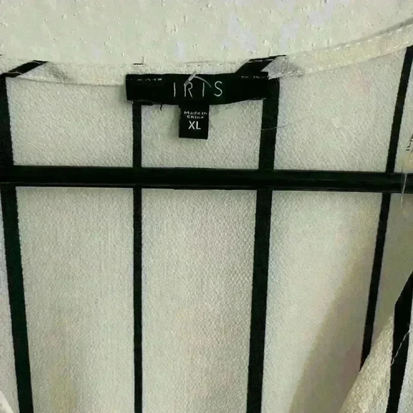 Iris Long Sleeve Romper - Picture 2 of 3